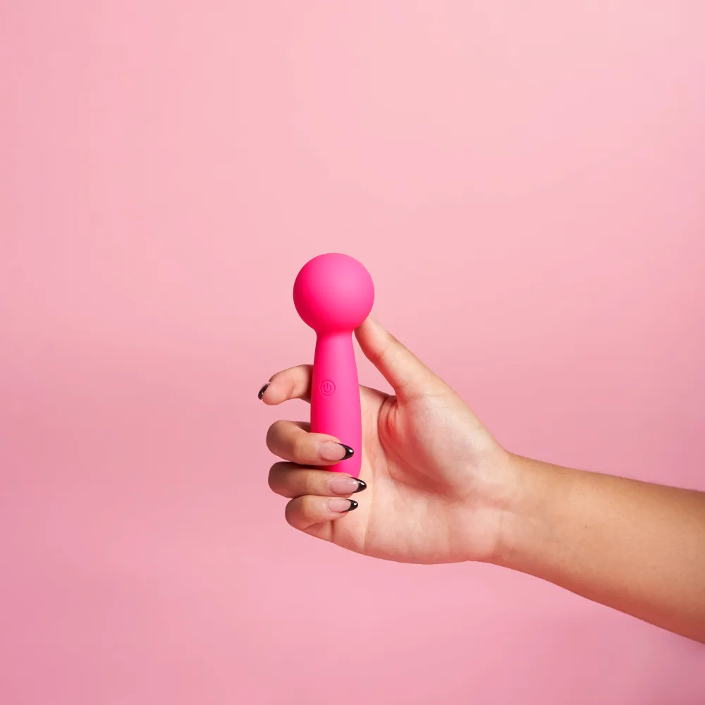Lolly Mini Wand – in Hand